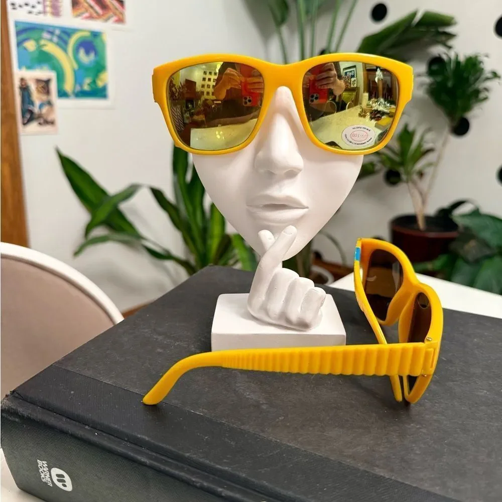 Super Cool True Vintage 1970s Yellow 3D Geometric Ribbed Unisex Sunglasses